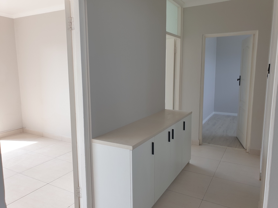 To Let 2 Bedroom Property for Rent in Claremont Western Cape